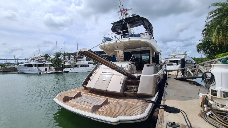 Monte Carlo Yachts 70