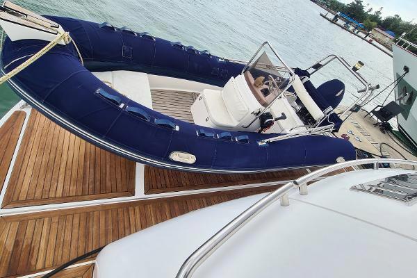 MY Sunseeker 86